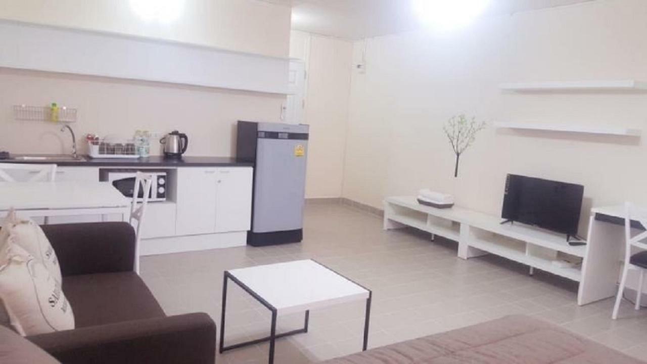 Popular Condo C4 논타부리 외부 사진